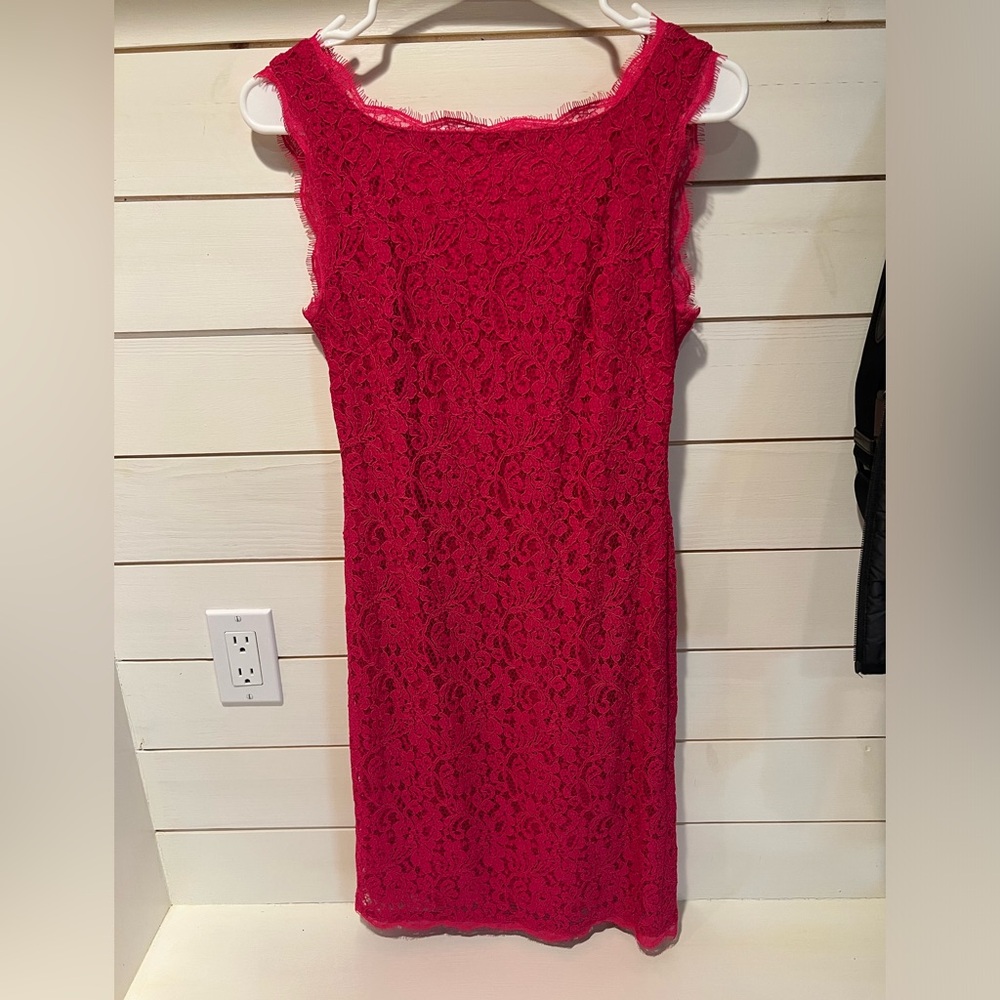 Pink lace Adrianna Papell cocktail dress with zipper back detail, size 4